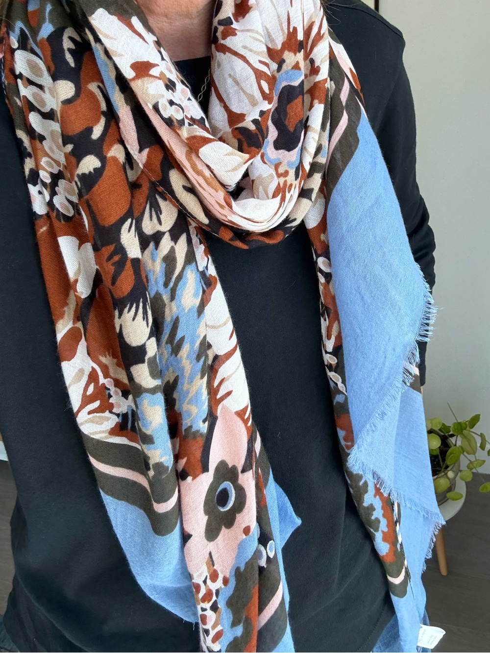 Vera Bradley Floral Scarf Blue Rust Pink 100% Rayon 26 x 76 - Picture 8 of 9